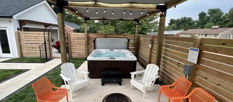 Golf Simulator | Hot Tub | Game Room | Downtown |  Patio & Firepit