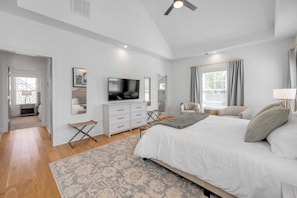 5 bedrooms, desk, iron/ironing board, travel cot