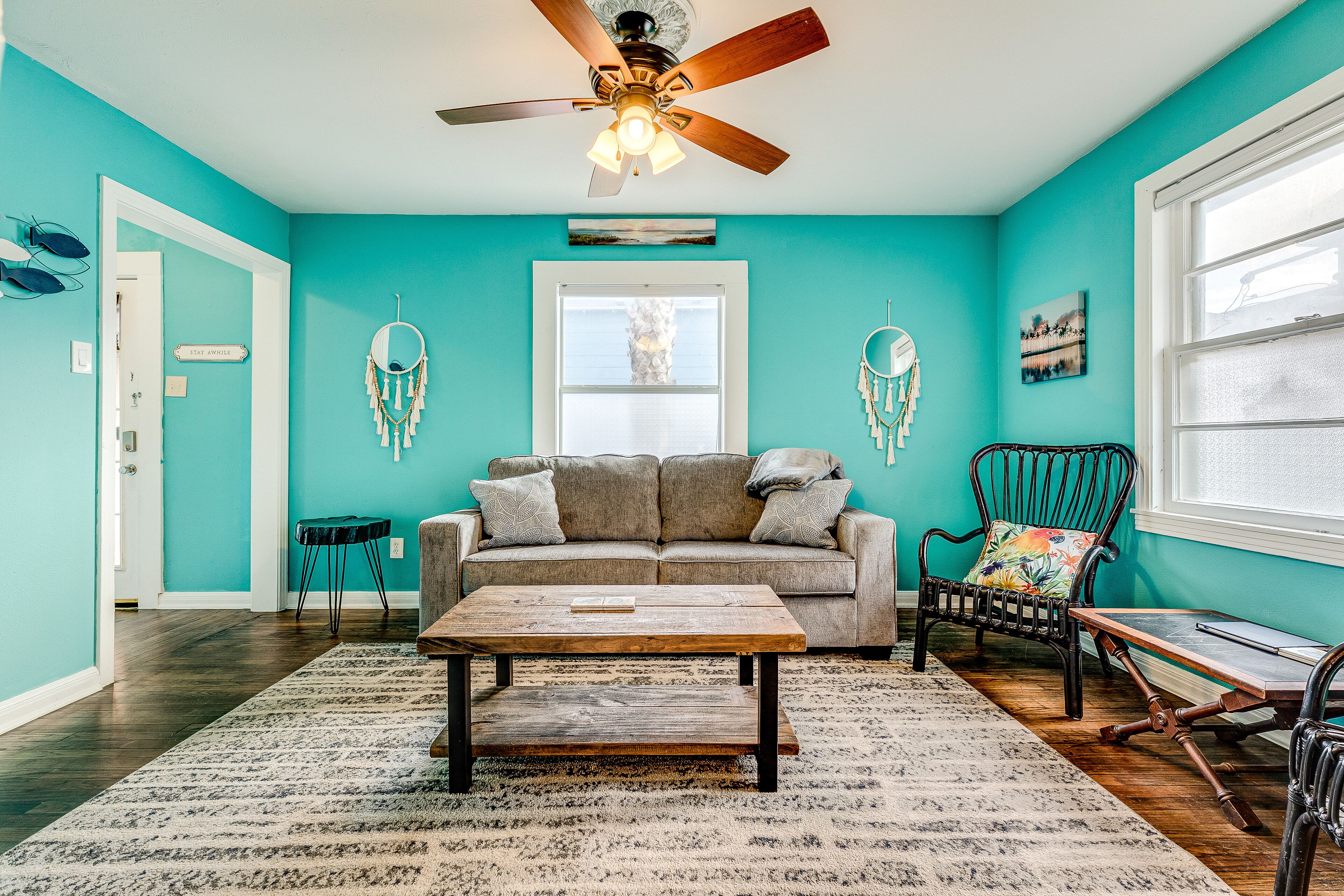 Colorful coastal home with fast WiFi & central AC - shared yard & washer/dryer