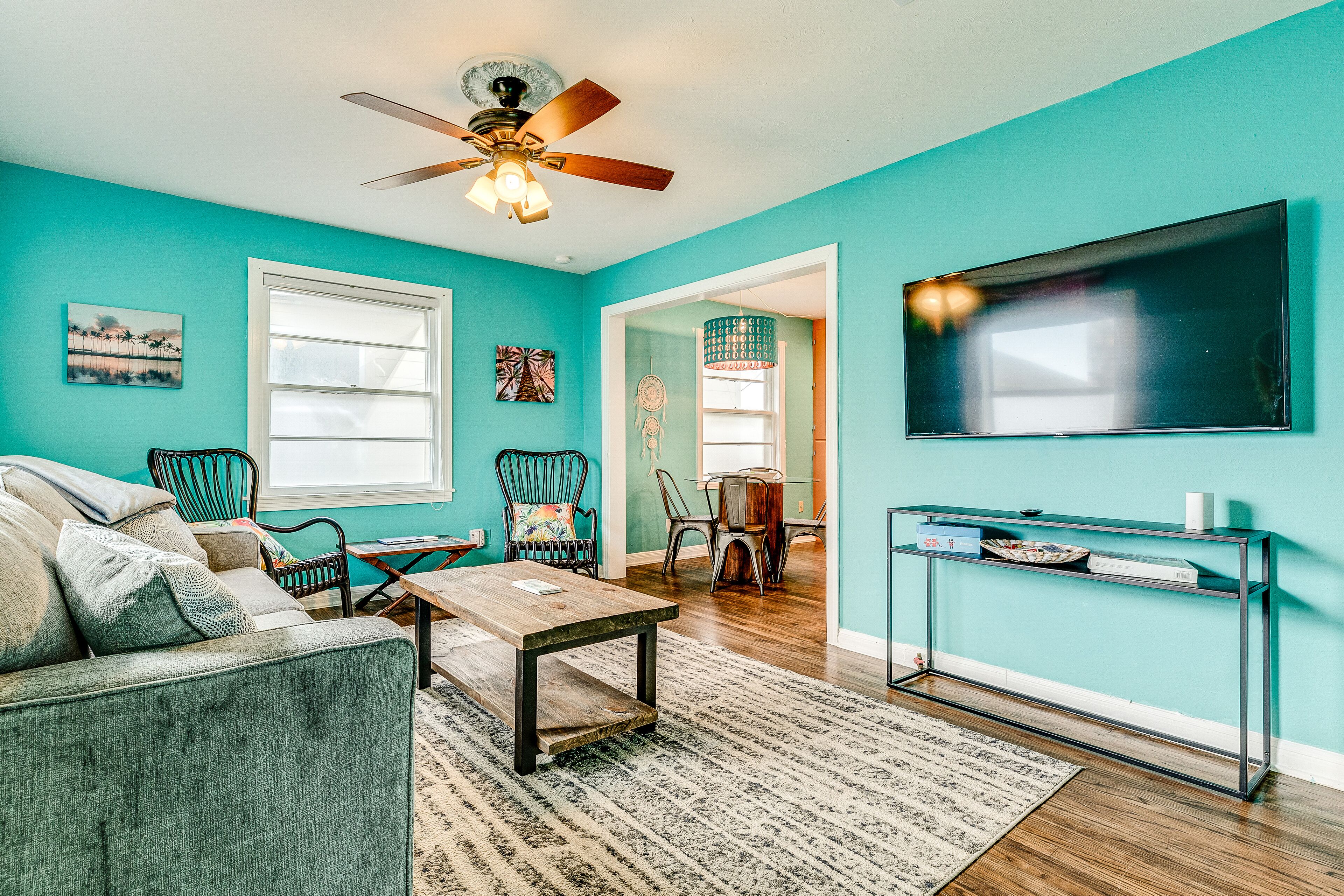 Colorful coastal home with fast WiFi & central AC - shared yard & washer/dryer