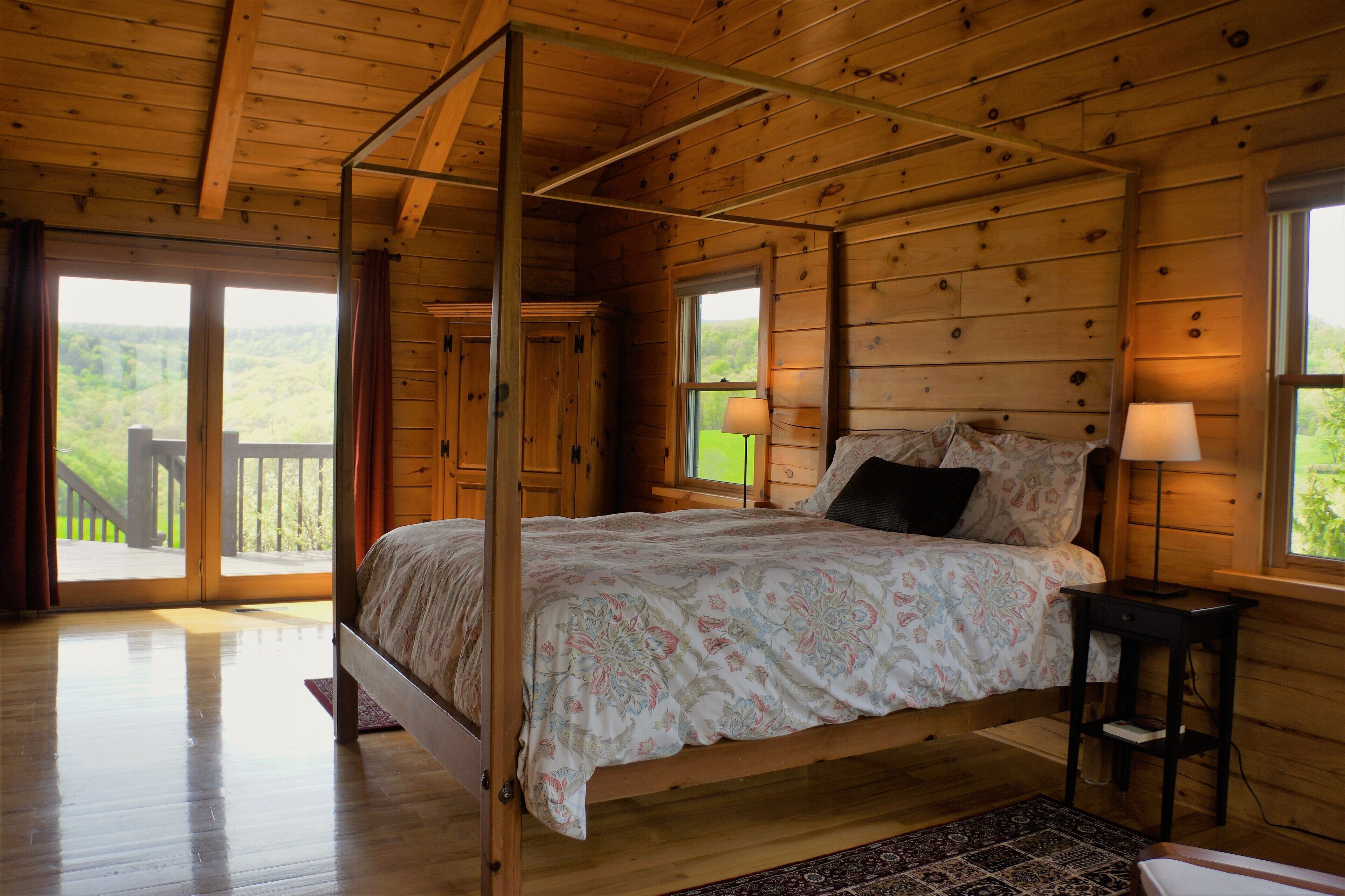 Gorgeous Country House with Hot Tub, 3BD+2.5BTH