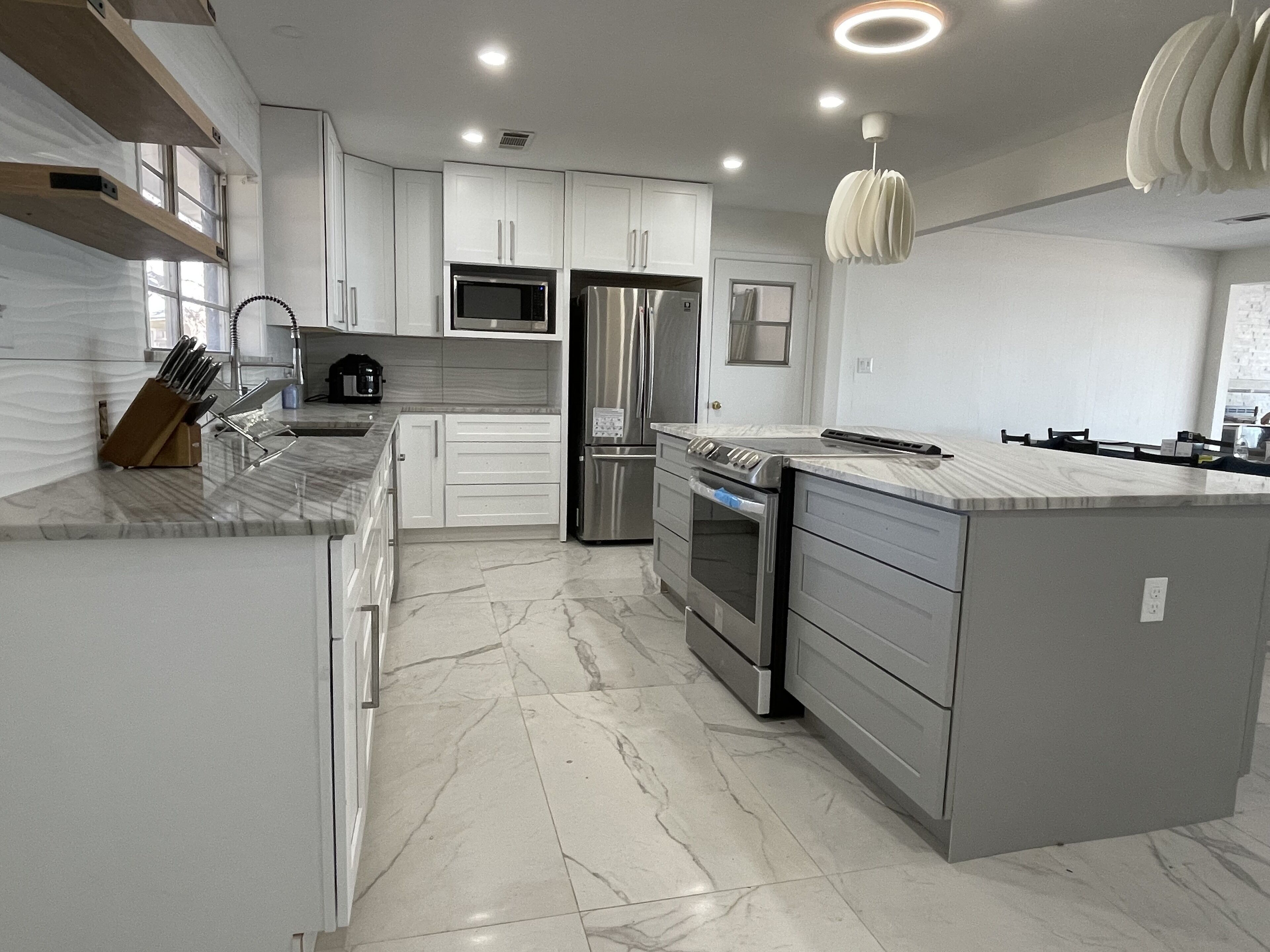 HOME ON LAKE BUCHANAN GREAT VIEW - 1 HR FROM NW AUSTIN - SNOW BIRD RATE: $3100/m