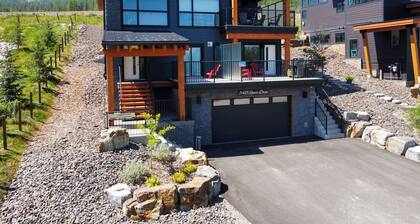 Ski In to your Hot Tub & Sauna