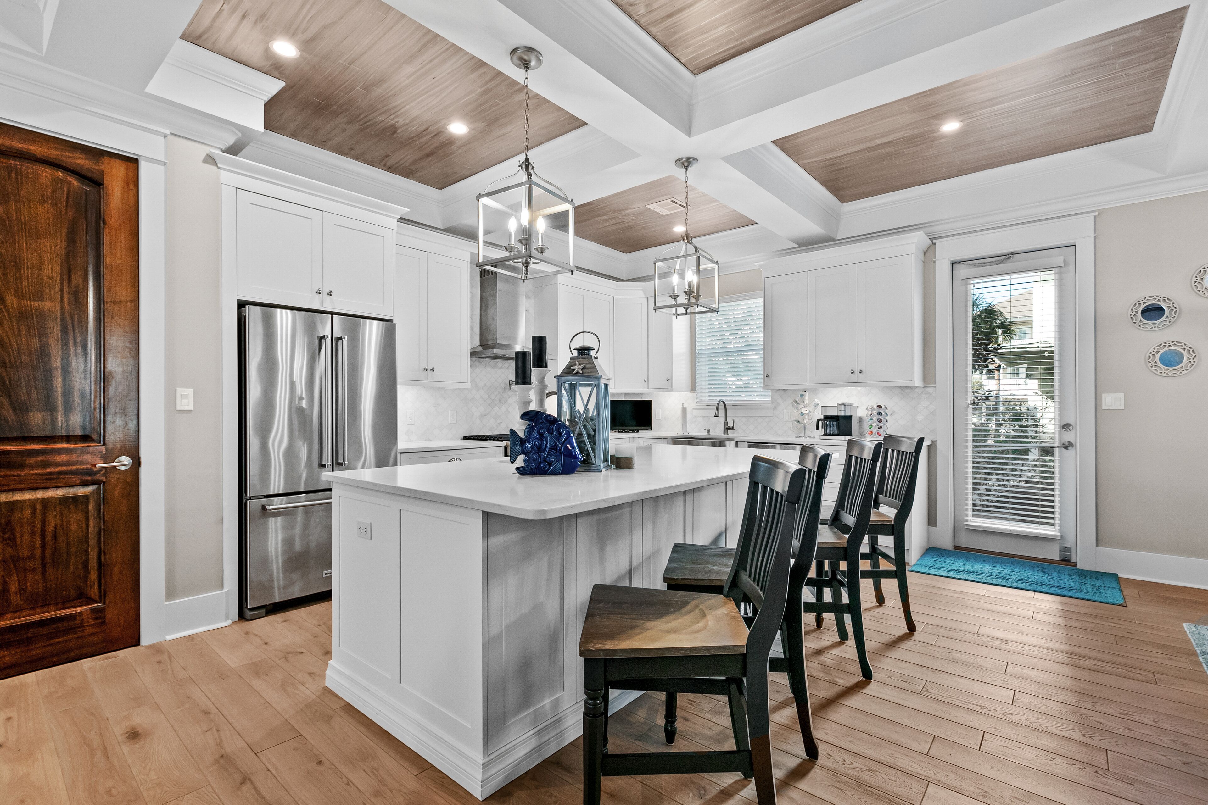 冰箱、微波炉、烤箱、炉灶