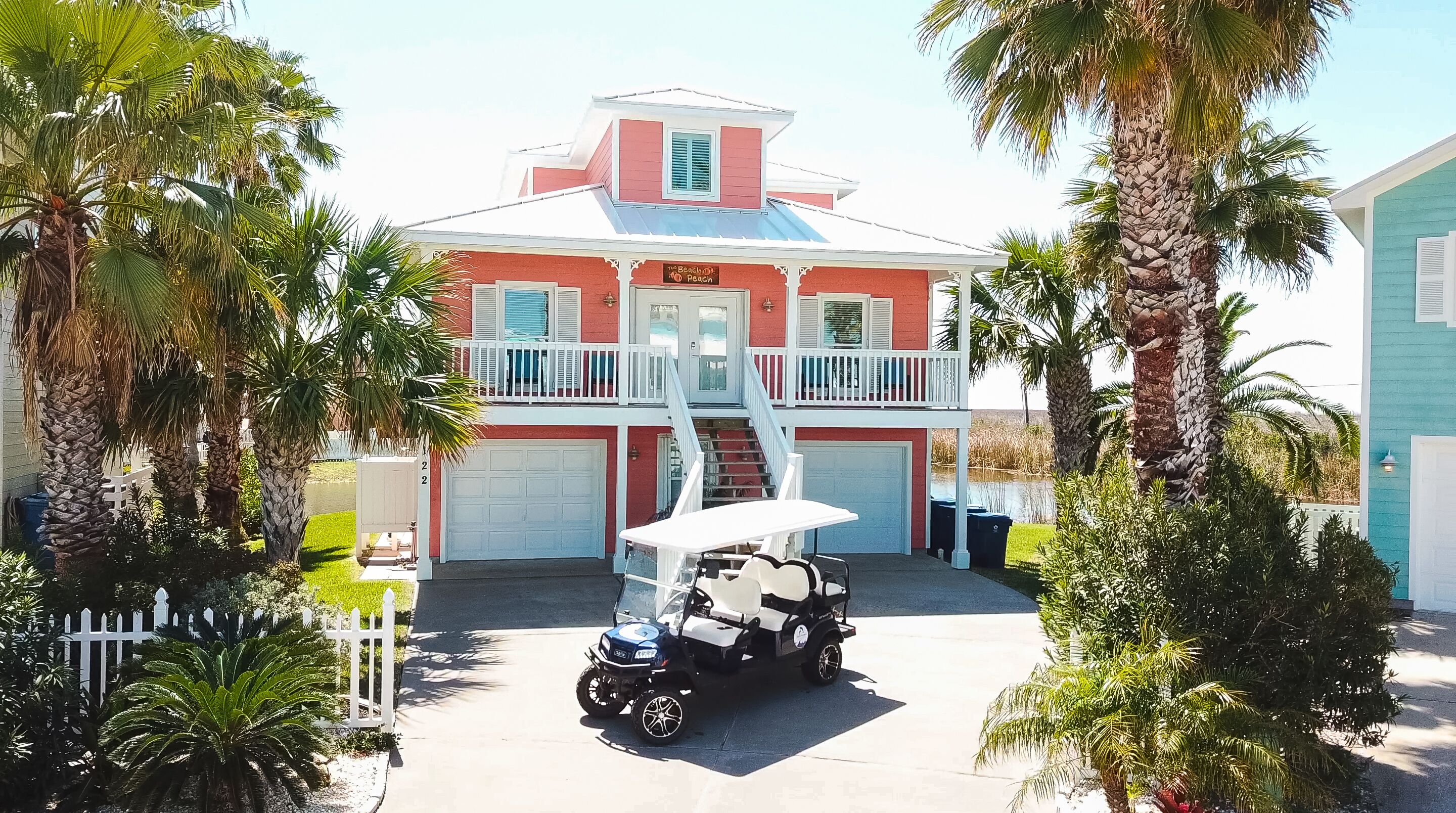 MR122 Large Beachy Home, Shared Pool, Boardwalk to the Beach and Golf Cart Included