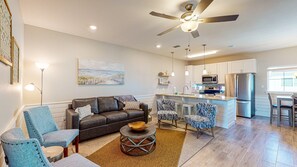 TV - Shared Heated Pool, 3rd Level Observation Deck, Golf Cart Included (Port Aransas)