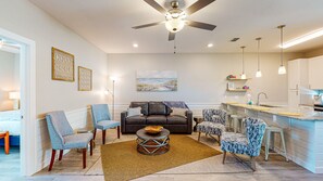 TV - Shared Heated Pool, 3rd Level Observation Deck, Golf Cart Included (Port Aransas)