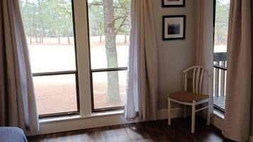 2 sovrum, skrivbord, strykjÀrn/strykbrÀda och wi-fi