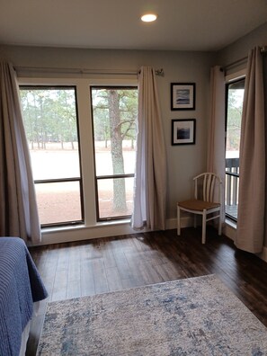 2 bedrooms, desk, iron/ironing board, WiFi