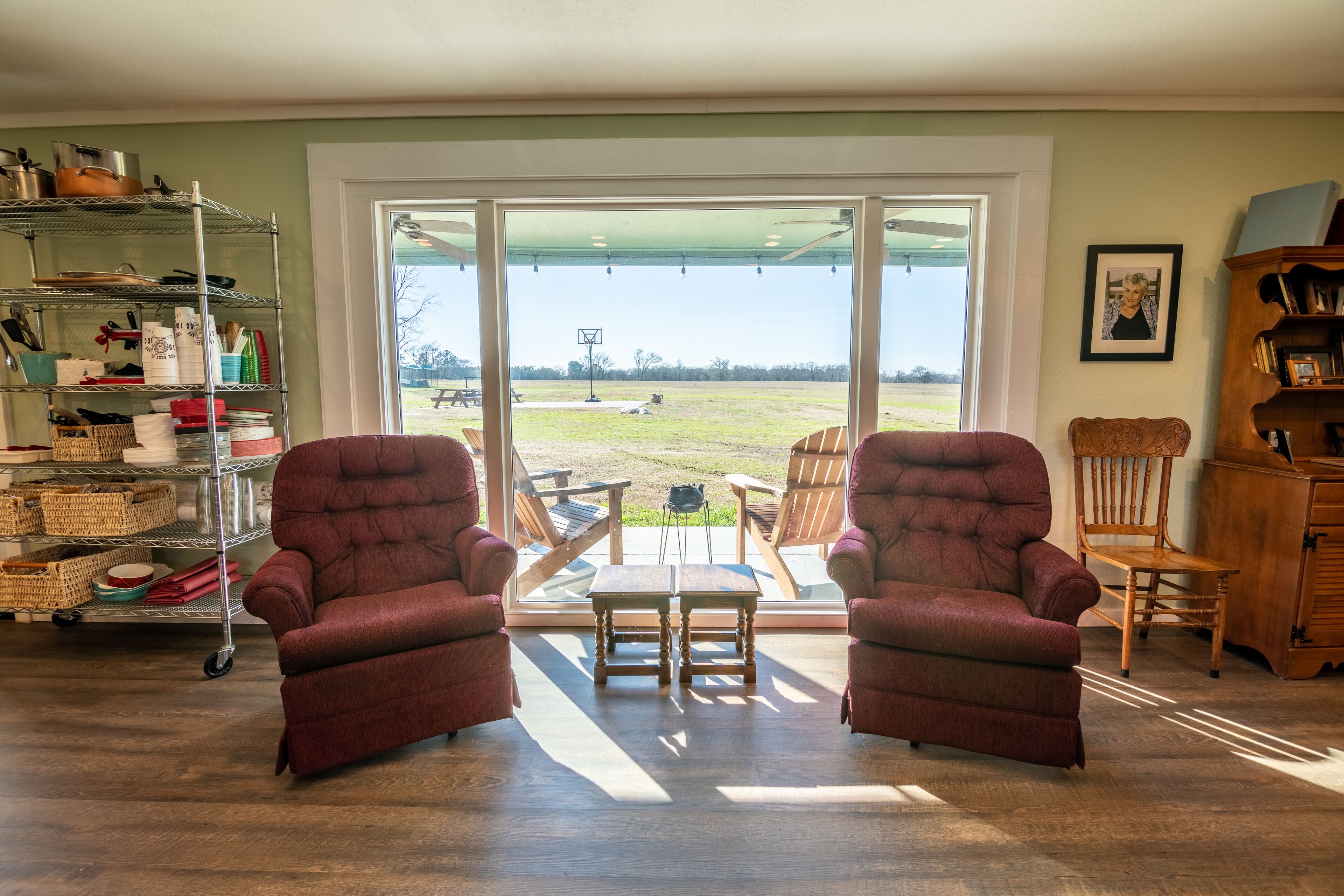 Relaxing piney woods barndominium on 75 acres.