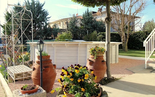 Apartment 110sq in Charming Villa with privat pool, 3 bedrooms,Shabby chic style