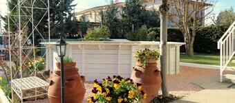 Apartment 110sq in Charming Villa with privat pool, 3 bedrooms,Shabby chic style