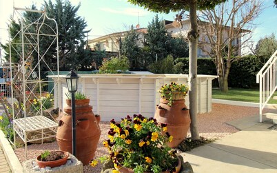 Apartment 110sq in Charming Villa with privat pool, 3 bedrooms,Shabby chic style