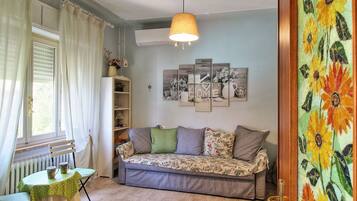 Smart TV, libri, impianto stereo