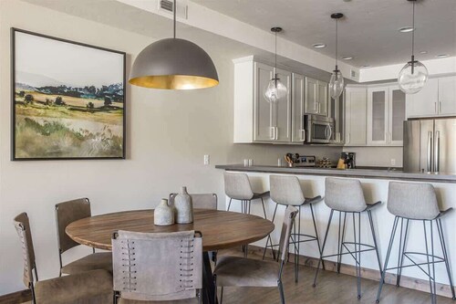 Modern Luxury Two Bedroom Condo