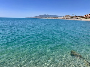 Plage à proximité, chaises longues