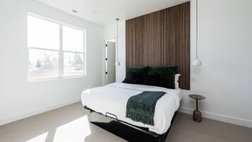 7 habitaciones, tabla de planchar con plancha y cuna de viaje