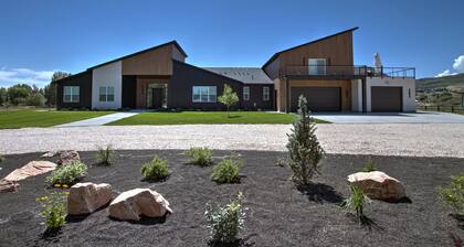 Modern Home w/ Indoor Pool/Slide, Indoor Sports Court, 1.5 Acres, Sleeps 40