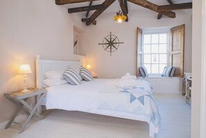 2 Schlafzimmer, Schreibtisch, Bügeleisen/Bügelbrett, kostenloses WLAN