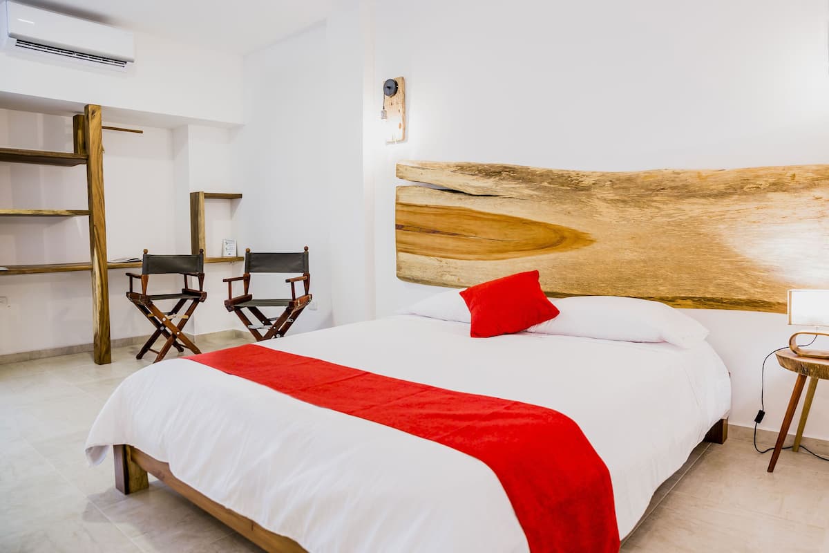Superior Double Room, 1 Queen Bed, Garden View | Desk, laptop workspace, free WiFi