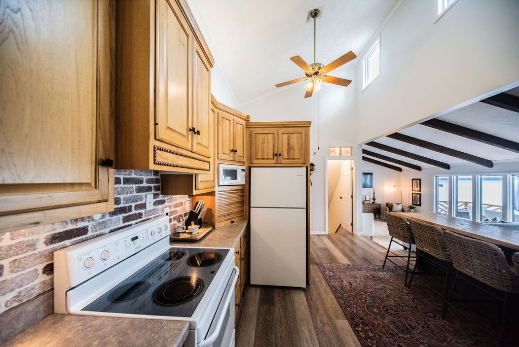 Million Dollar Views