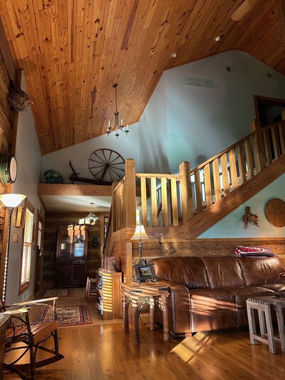 Classic Kentucky Farm: Bluegrass - Bourbon - PGA -Firepit-Horse Country-WiFi