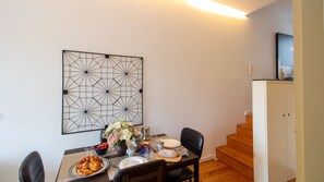 Dining - Luxurious Townhome w/ River View by LovelyStay (Porto)