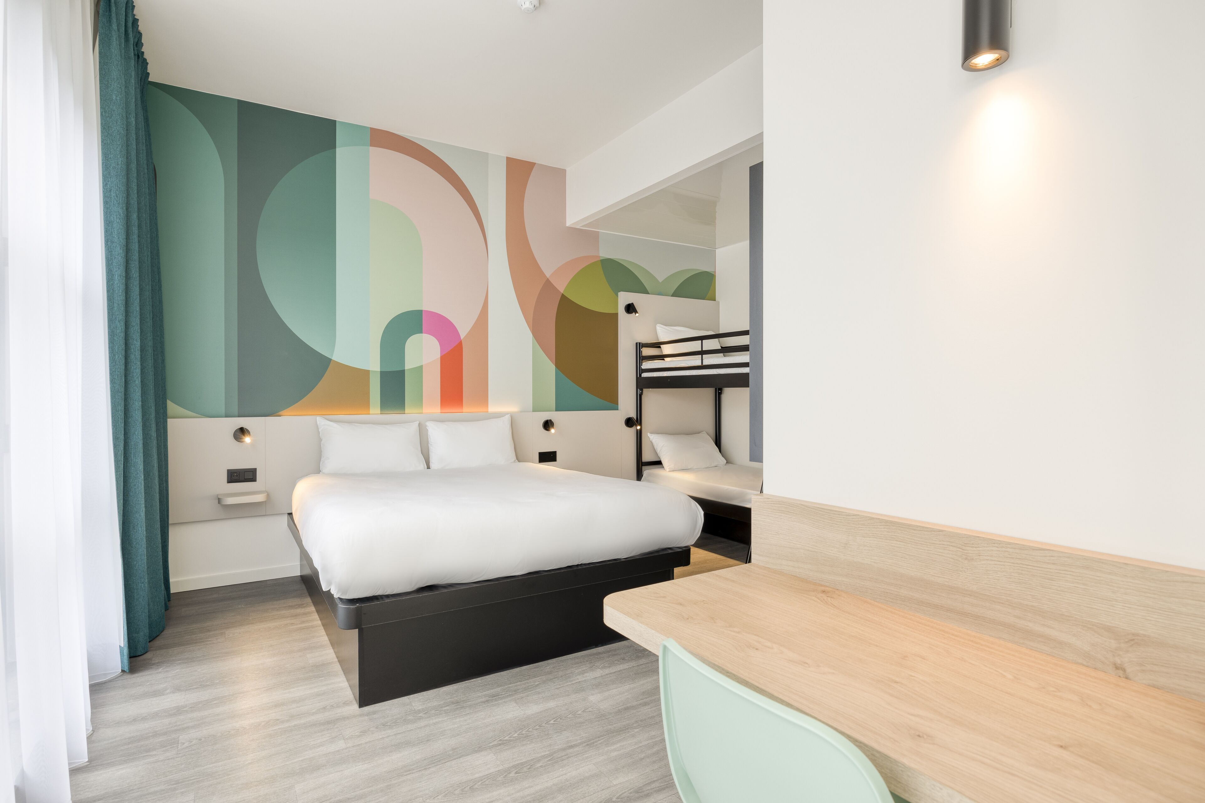 quadruple room | 1 bedroom, hypo-allergenic bedding, desk, soundproofing