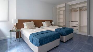 3 bedrooms, iron/ironing board, travel cot, free WiFi