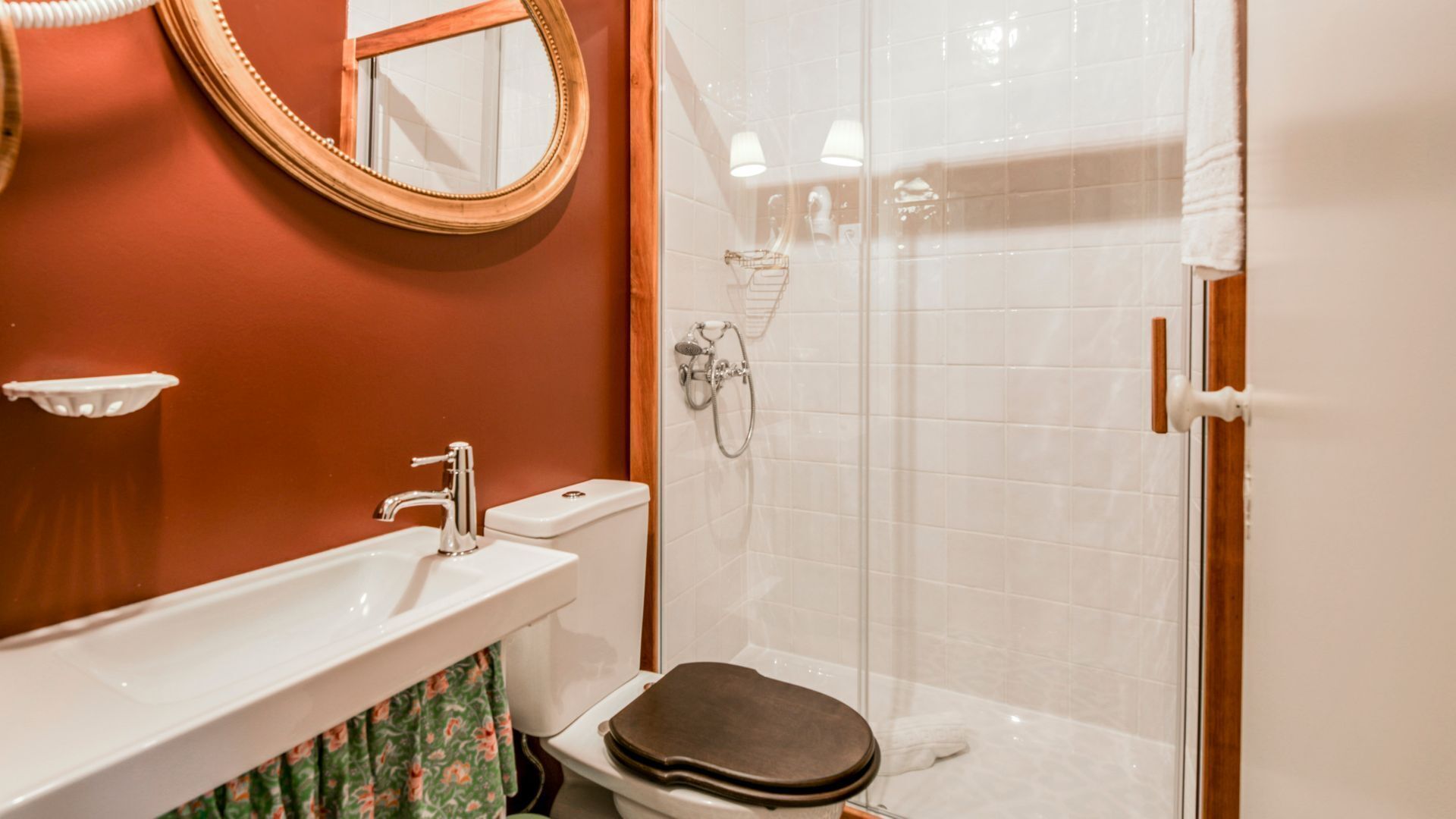 LUXa Charm House | Quarto 6 | Self Check-in Online