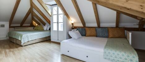 Free WiFi, bed sheets