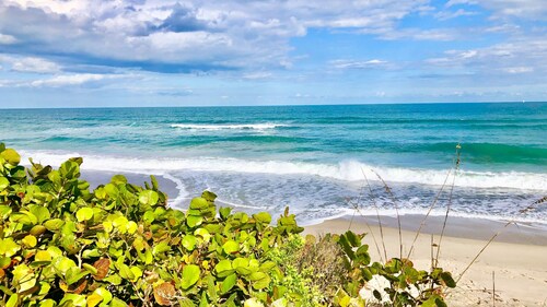 Melbourne beach DIRECT OCEANFRONT u-c private beach access last min deals