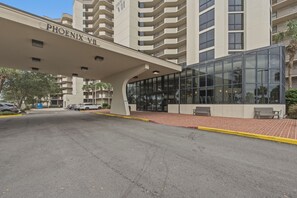 Exterior - Beachfront 3Br 2 Bath, Sleeps 8 Comfortably - Spectacular View (Orange Beach)