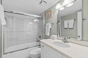 Bathroom - Beachfront 3Br 2 Bath, Sleeps 8 Comfortably - Spectacular View (Orange Beach)