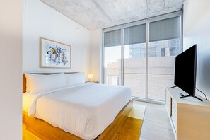 1 habitación, tabla de planchar con plancha, internet y ropa de cama 
