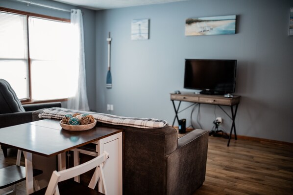 Smart TV - Home away from home! (waynetown)