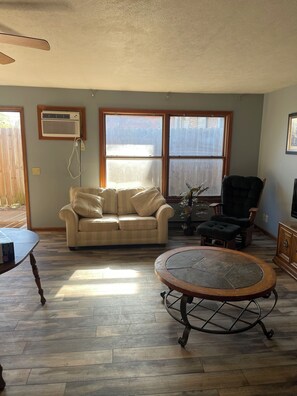 Smart TV - Home away from home! (waynetown)