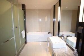 Bathroom - Echarm Hotel (Hong'an Zidong Xincheng) (Hong'an)