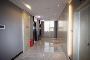 Interior - Echarm Hotel (Hong'an Zidong Xincheng) (Hong'an)