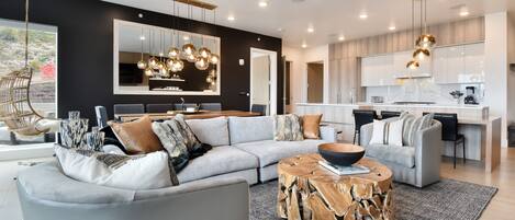Smart TV, fireplace