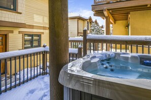 Outdoor spa tub - GH19 Greyhawk Mountain Getaway (Park City)