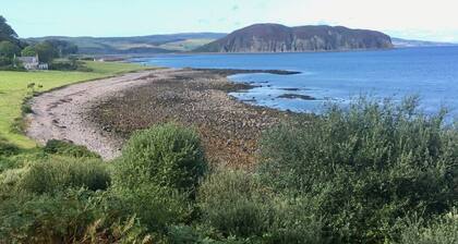 Rural Farmhouse on Kintyre, West Coast hidden gem sleeps 8