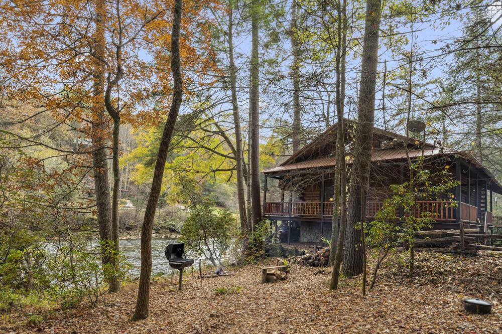 RIVER RUN - Blue Ridge, GA \/ Aska \/ Riverside & pet friendly!