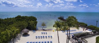 BEAUTIFULLY DESIGNED OCEANFRONT CONDO