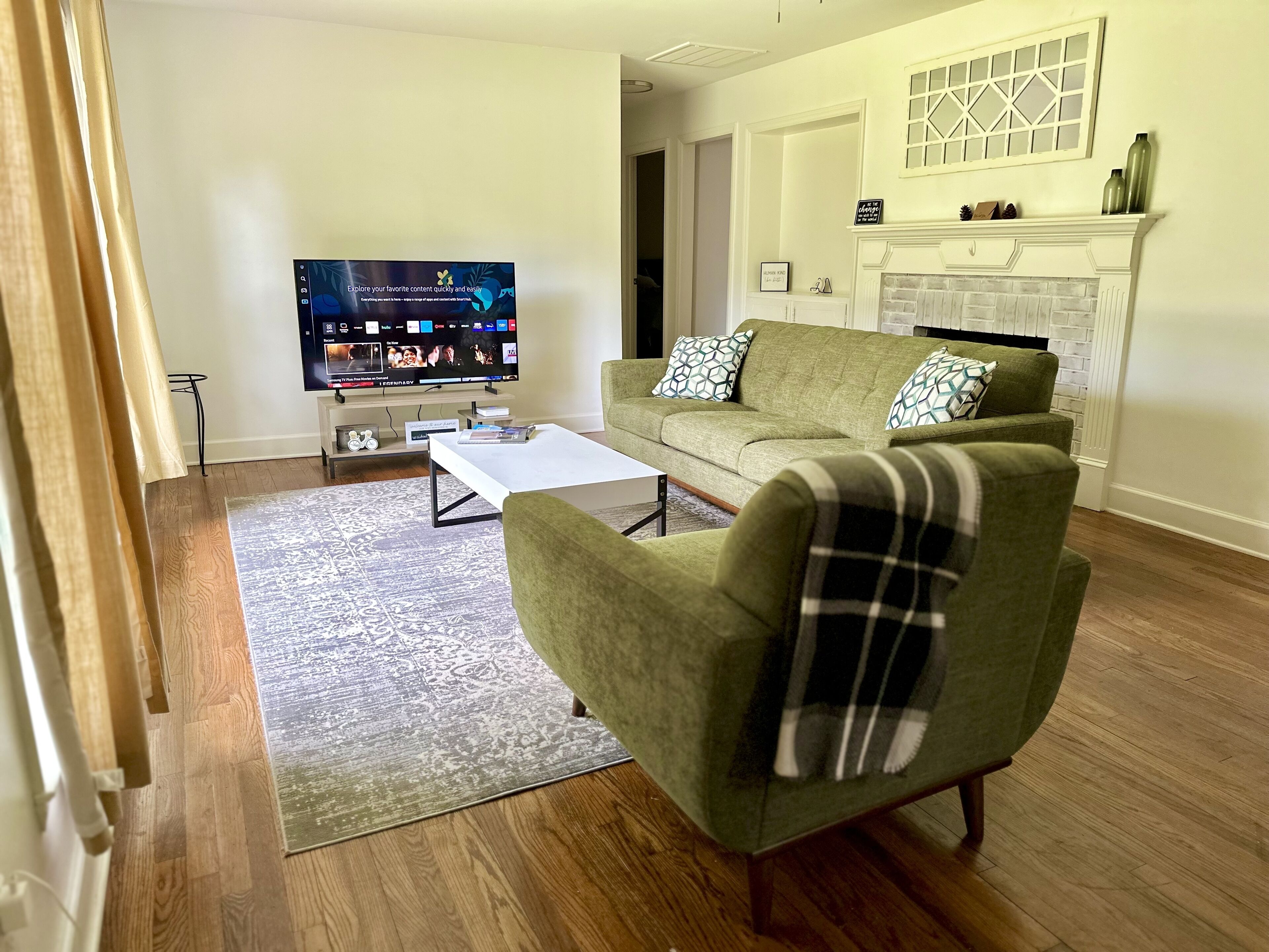 Bicycle Lane Bugalow- nestled between golfing and equestrian communities