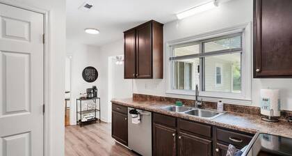 Bicycle Lane Bugalow- nestled between golfing and equestrian communities