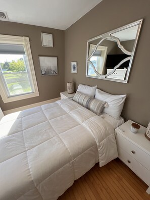 3 bedrooms, desk, iron/ironing board, free WiFi - RiverView Retreat – Where Classic Charm Meets Coastal Comfort (Somerset)