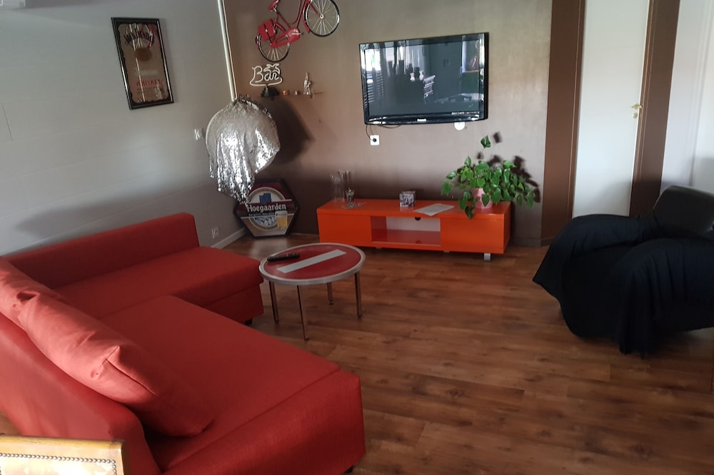 Gite LE TIC TAC comfortable for up to 6 people. Ideal for visiting Auvergne