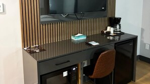 スタンダード スタジオ クイーンベッド 1 台