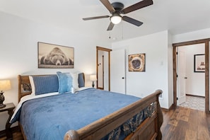 2 chambres, fer et planche à repasser, Wi-Fi, draps fournis